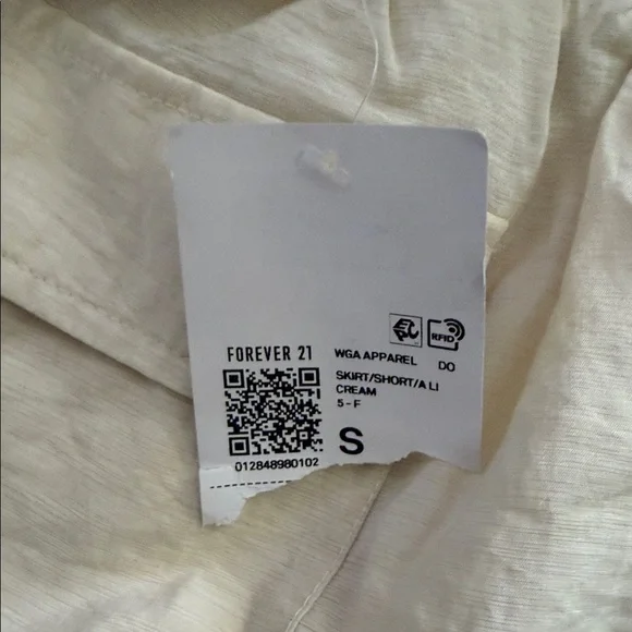 Forever 21 Cream Skirt - Picture 3 of 4